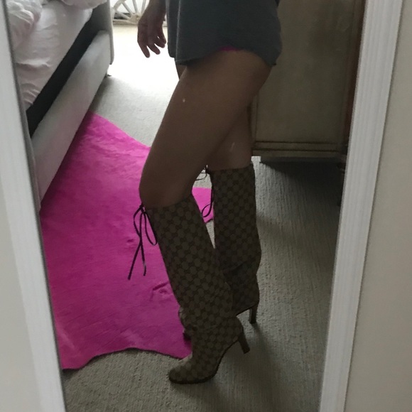 NEW Gucci Lisa GG Canvas Knee High Boots $1290 Sz7 - Picture 8 of 8